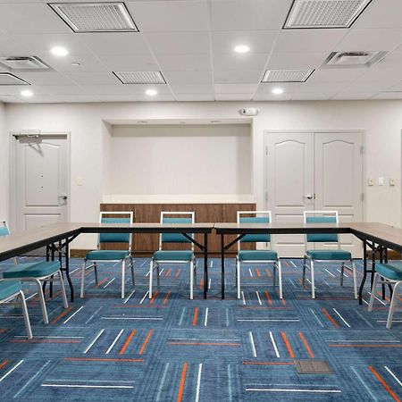 Hampton Inn Milford Bagian luar foto