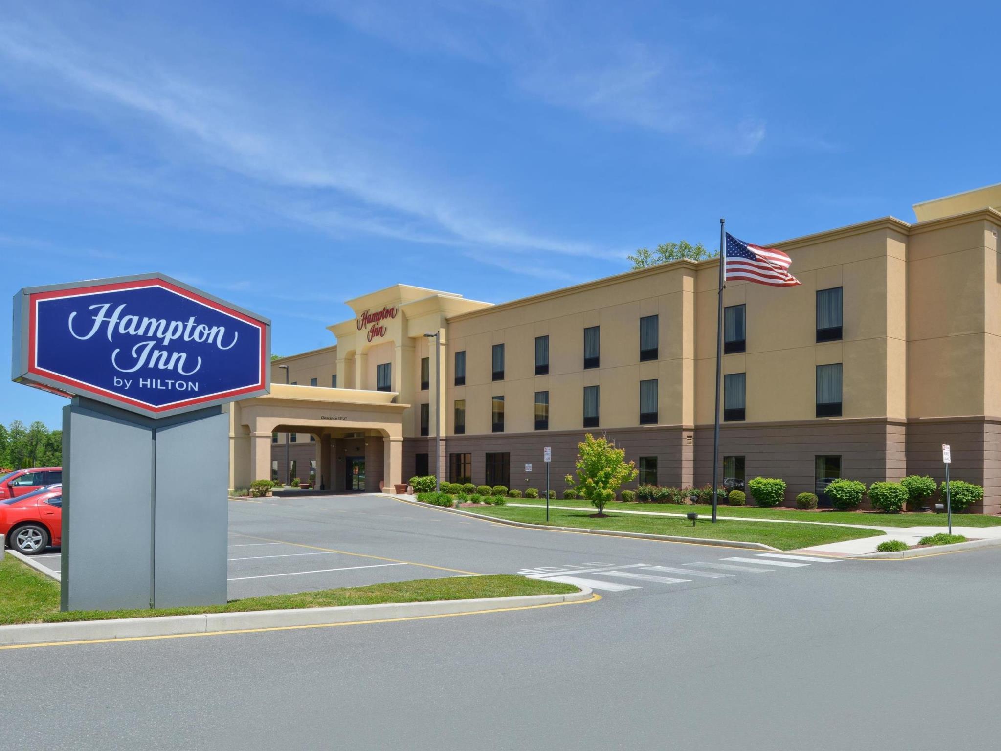 Hampton Inn Milford Bagian luar foto