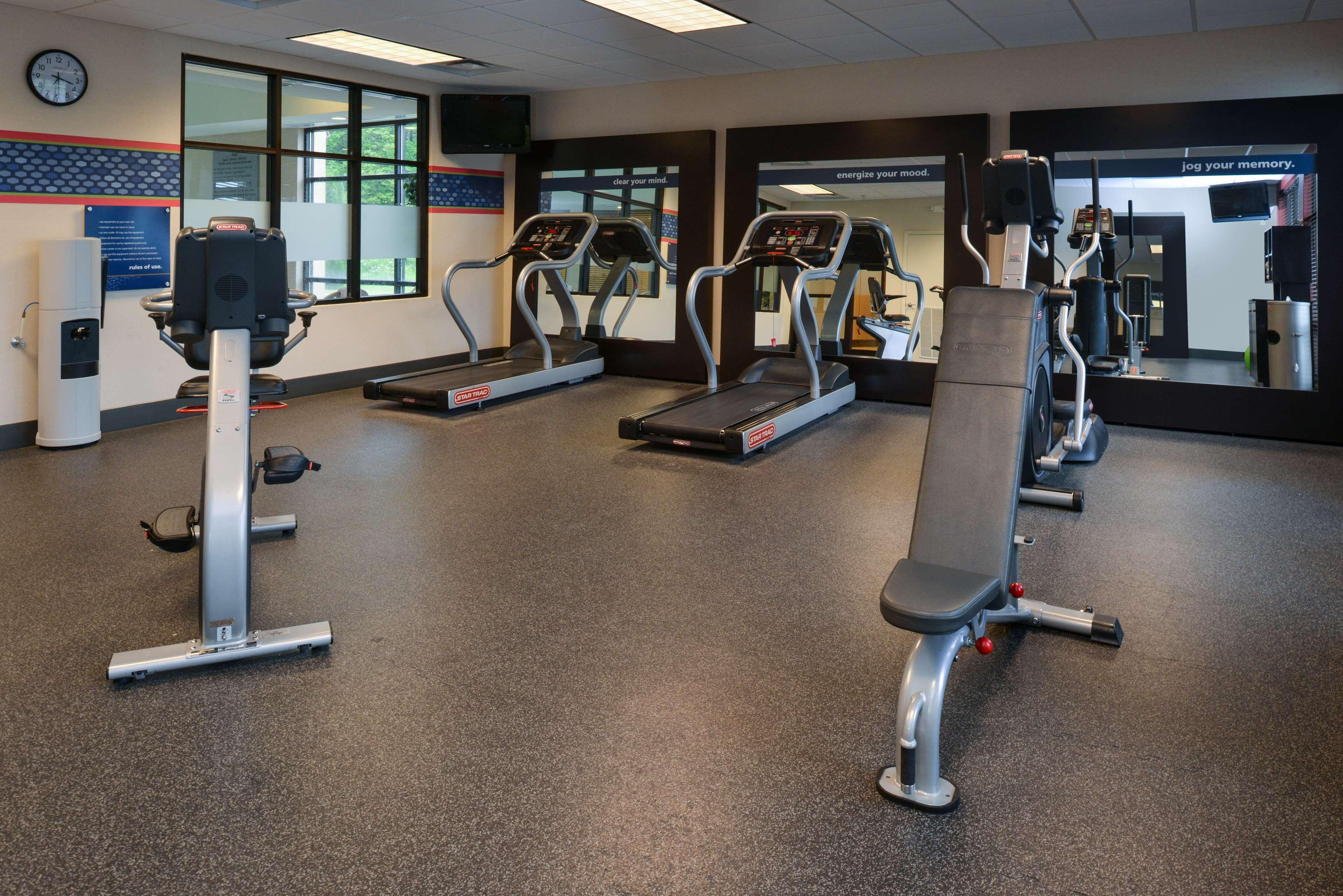 Hampton Inn Milford Bagian luar foto