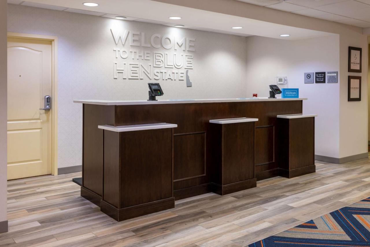 Hampton Inn Milford Bagian luar foto