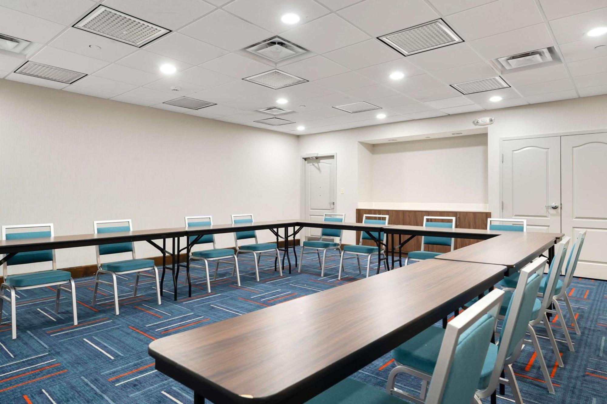 Hampton Inn Milford Bagian luar foto