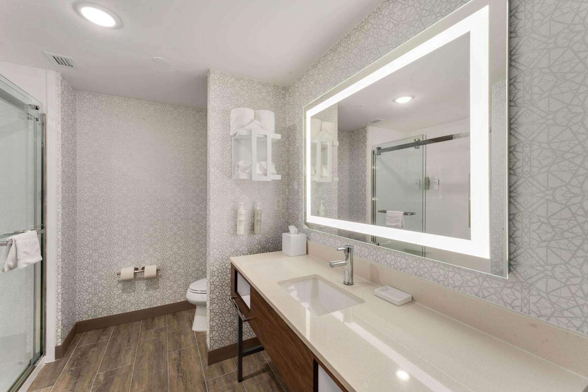 Hampton Inn Milford Bagian luar foto