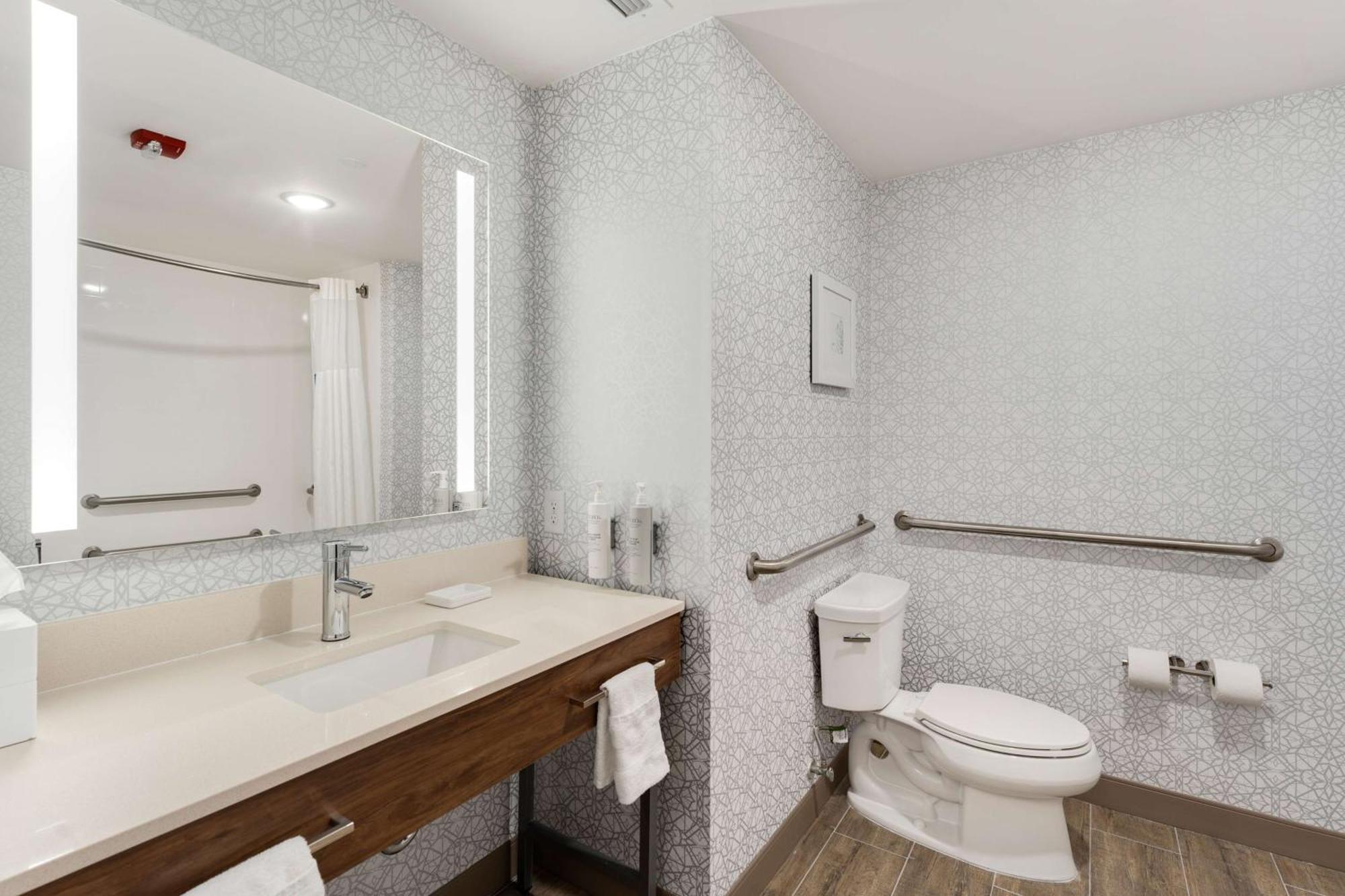 Hampton Inn Milford Bagian luar foto