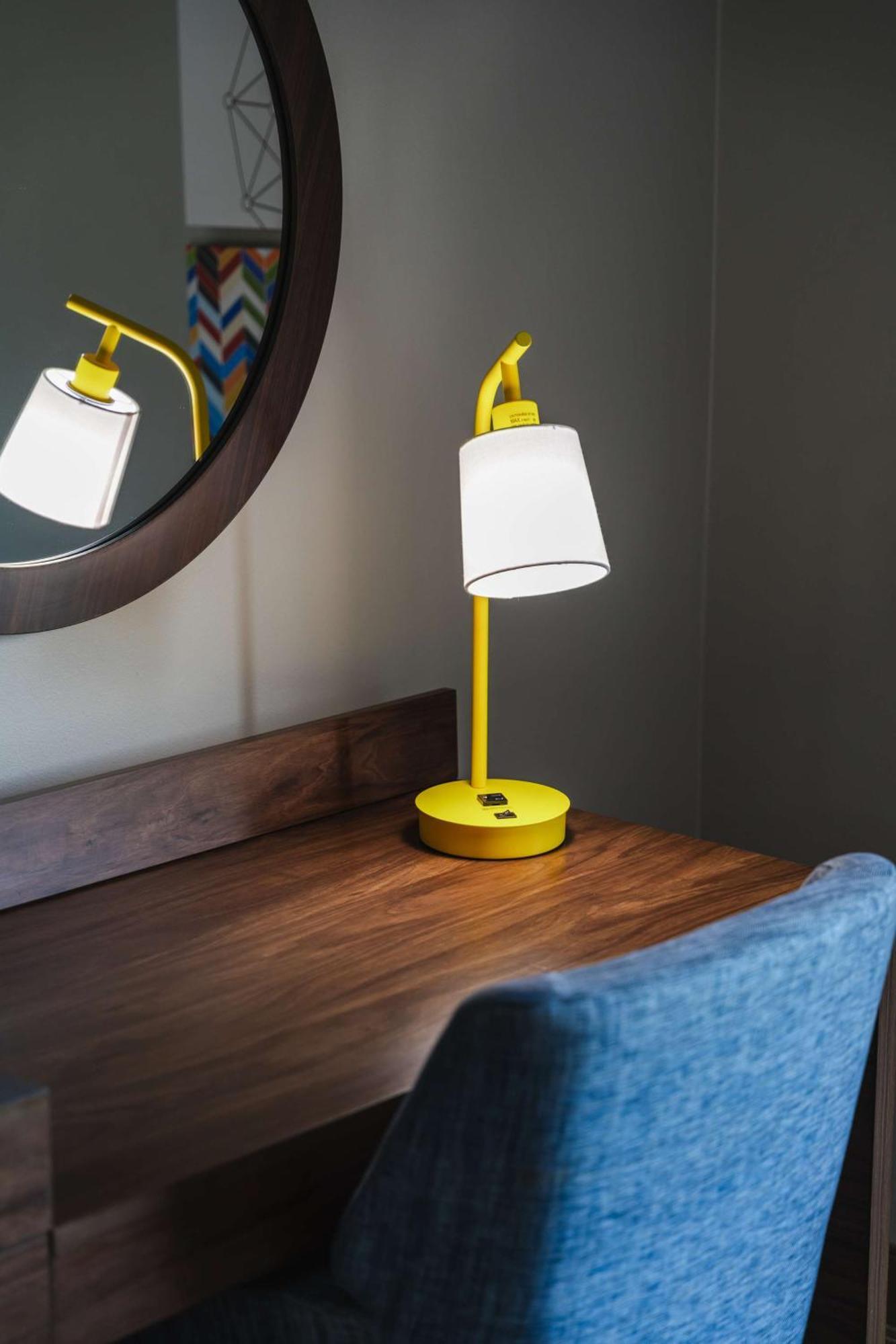 Hampton Inn Milford Bagian luar foto