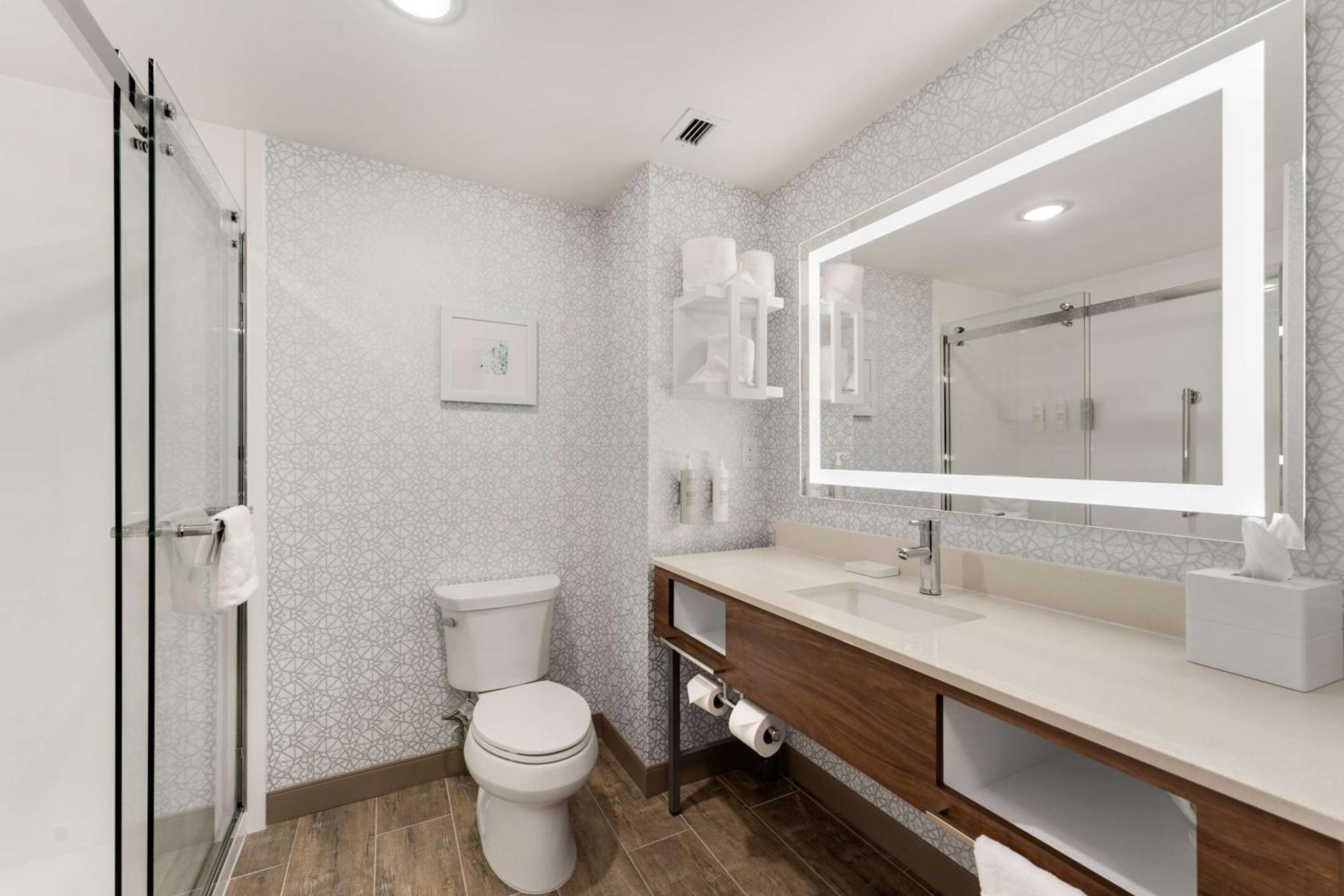 Hampton Inn Milford Bagian luar foto