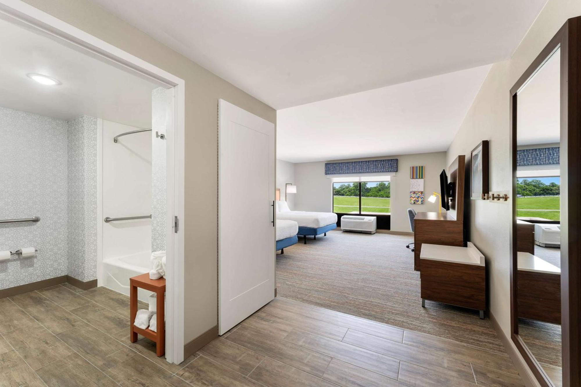 Hampton Inn Milford Bagian luar foto