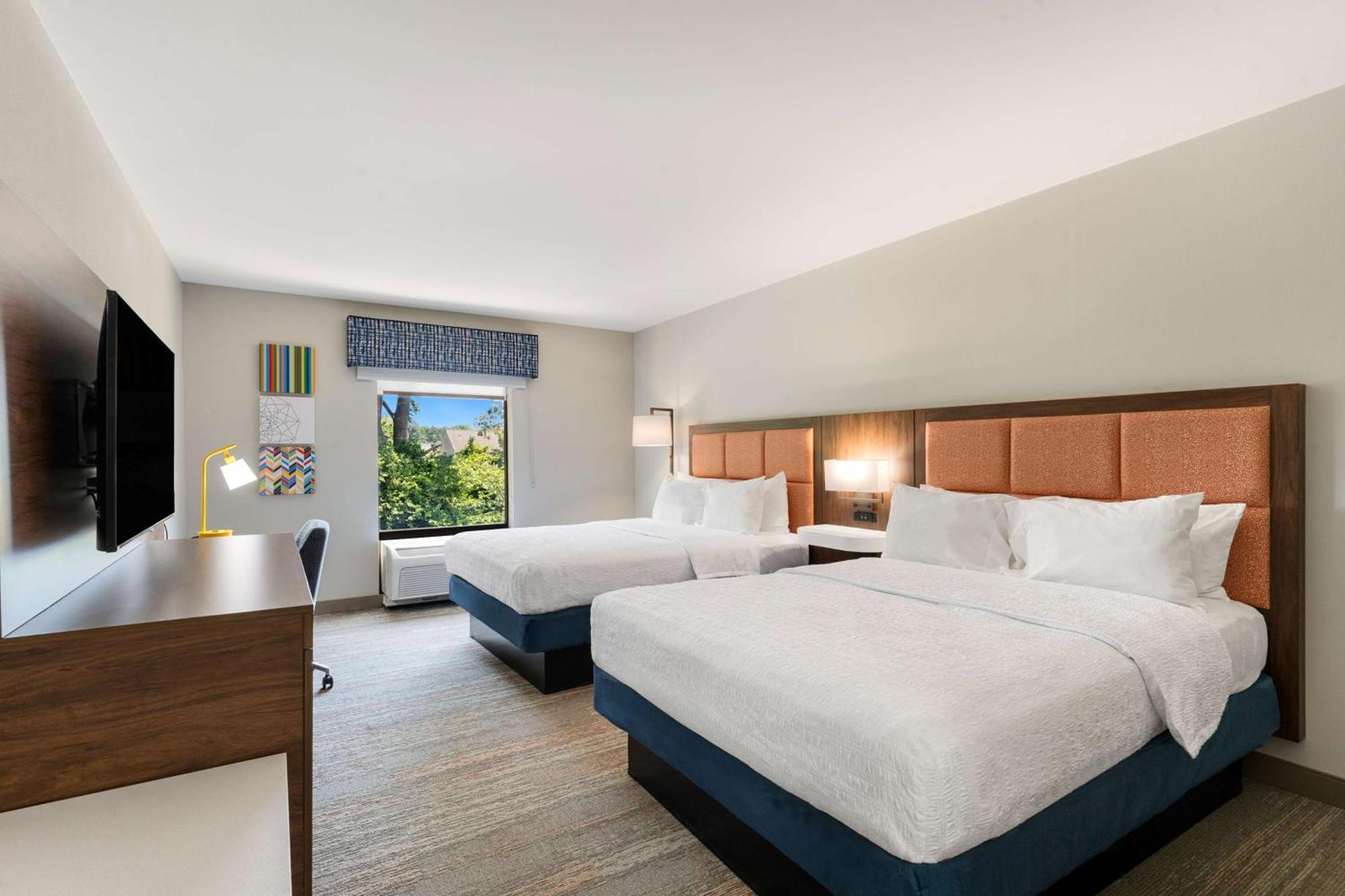 Hampton Inn Milford Bagian luar foto