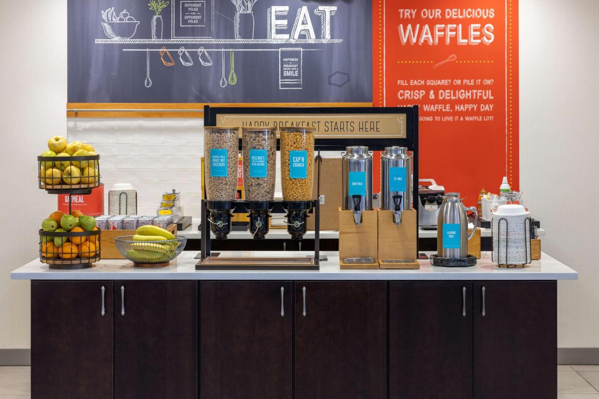 Hampton Inn Milford Bagian luar foto