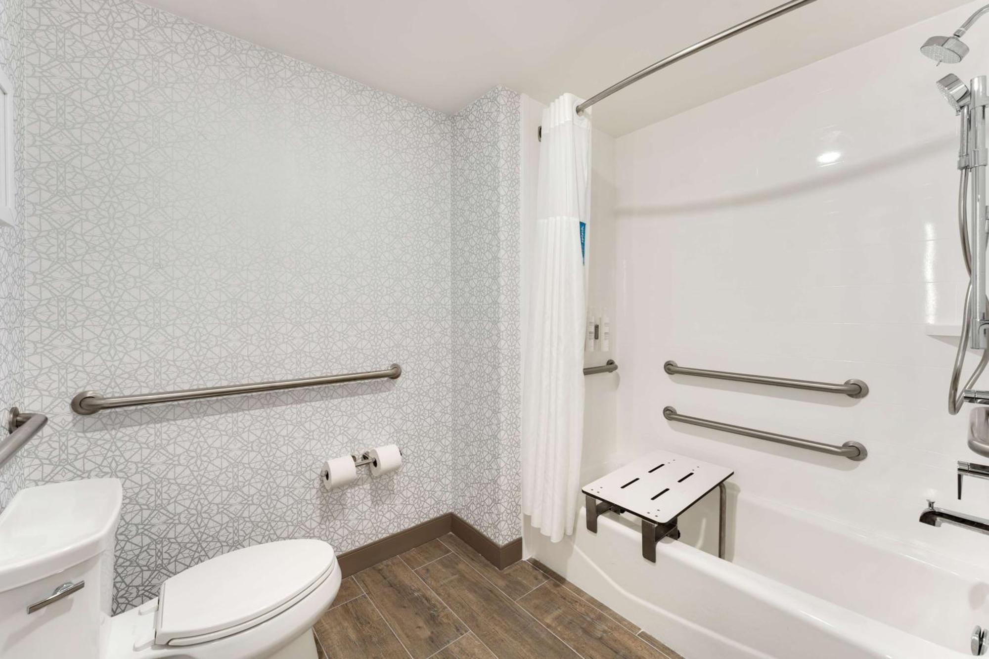 Hampton Inn Milford Bagian luar foto