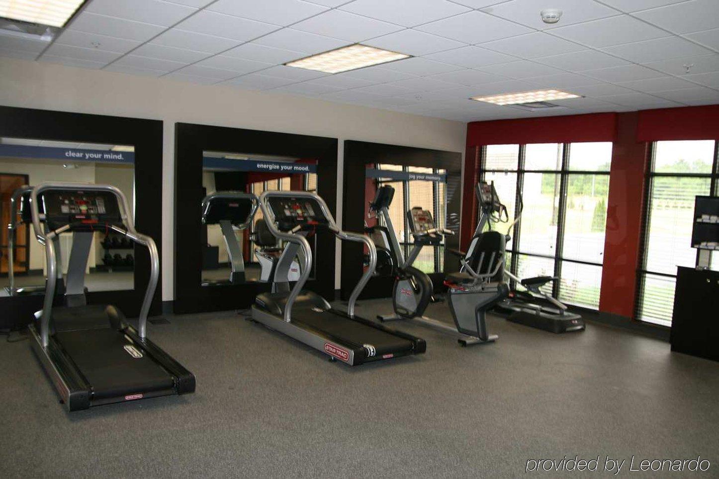 Hampton Inn Milford Bagian luar foto